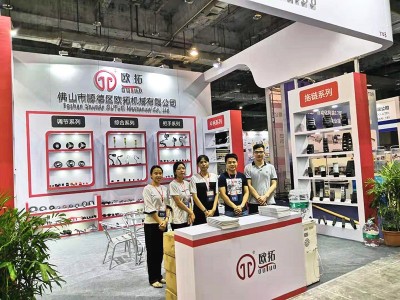 万向又迎来本年度第4次参展啦!全体销售精英出动!